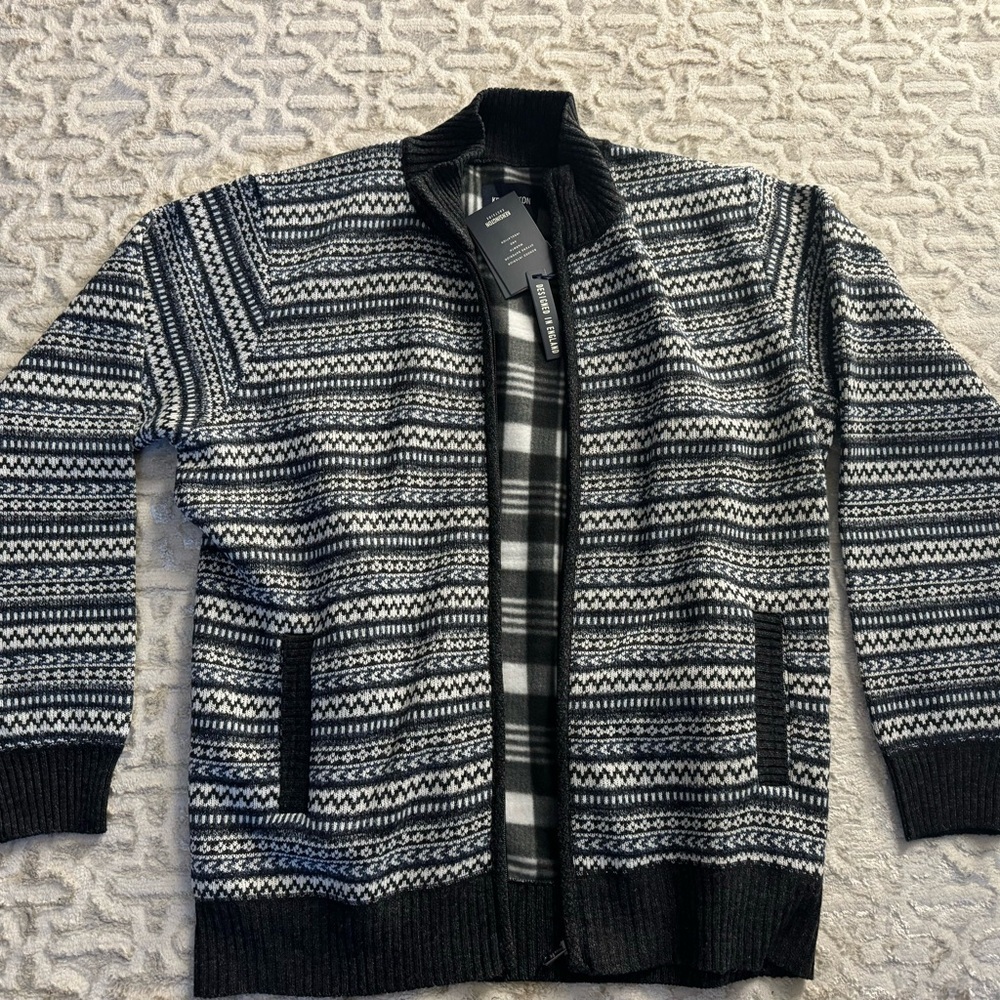 Stylish Kensington Black and White Men's Zip-Up Sweater